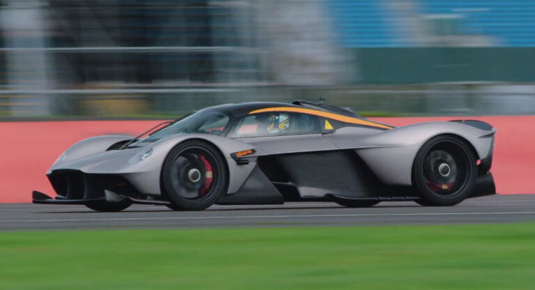 Aston-Martin-Valkyrie-2