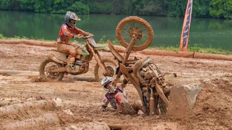 motorcross-track-with-obstacles-and-riders-falling-on-it-1024x576