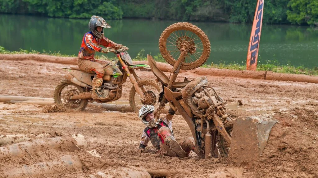 motorcross-track-with-obstacles-and-riders-falling-on-it-1024x576